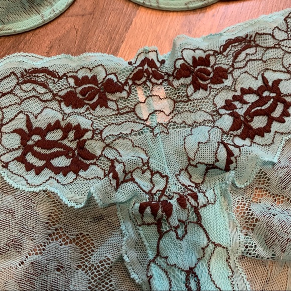 VS Vintage Y2K Very sexy collection lace bra & panty set - Picture 4 of 13